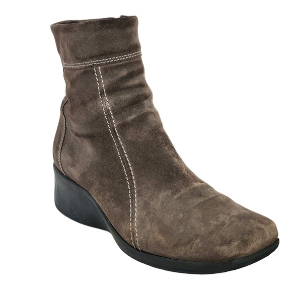 LA CANADIENNE Felicia Square Toe Taupe Brown Suede Waterproof Wedge Boots 12